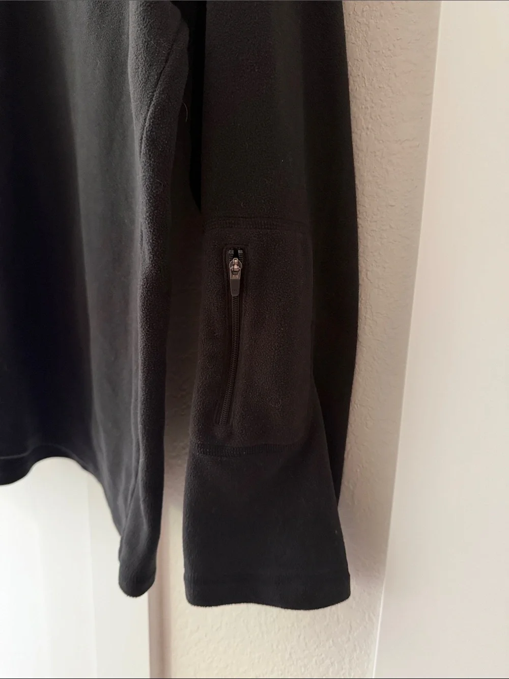 The North Face Men’s Black Half-Zip Fleece Pullover